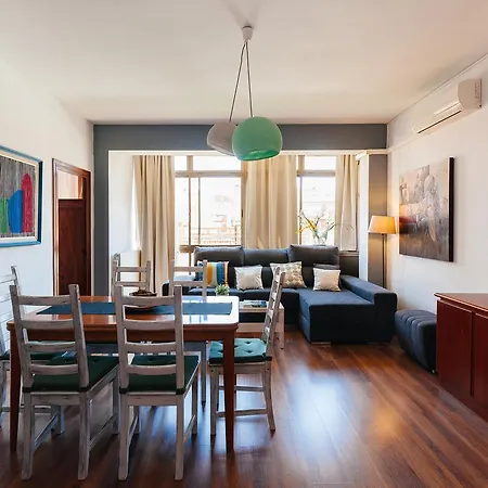 Guillermo Tell Apartment
