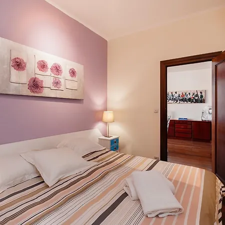 Guillermo Tell Apartment Barcelona